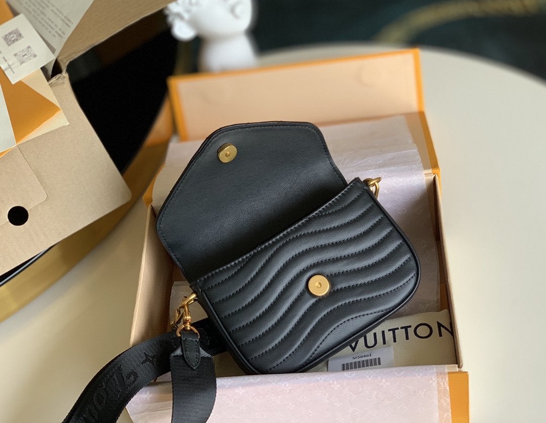 LOUIS VUITTON MULTI-POCHETTE BLACK CALFKIN 19CM CROSS BODY BAG