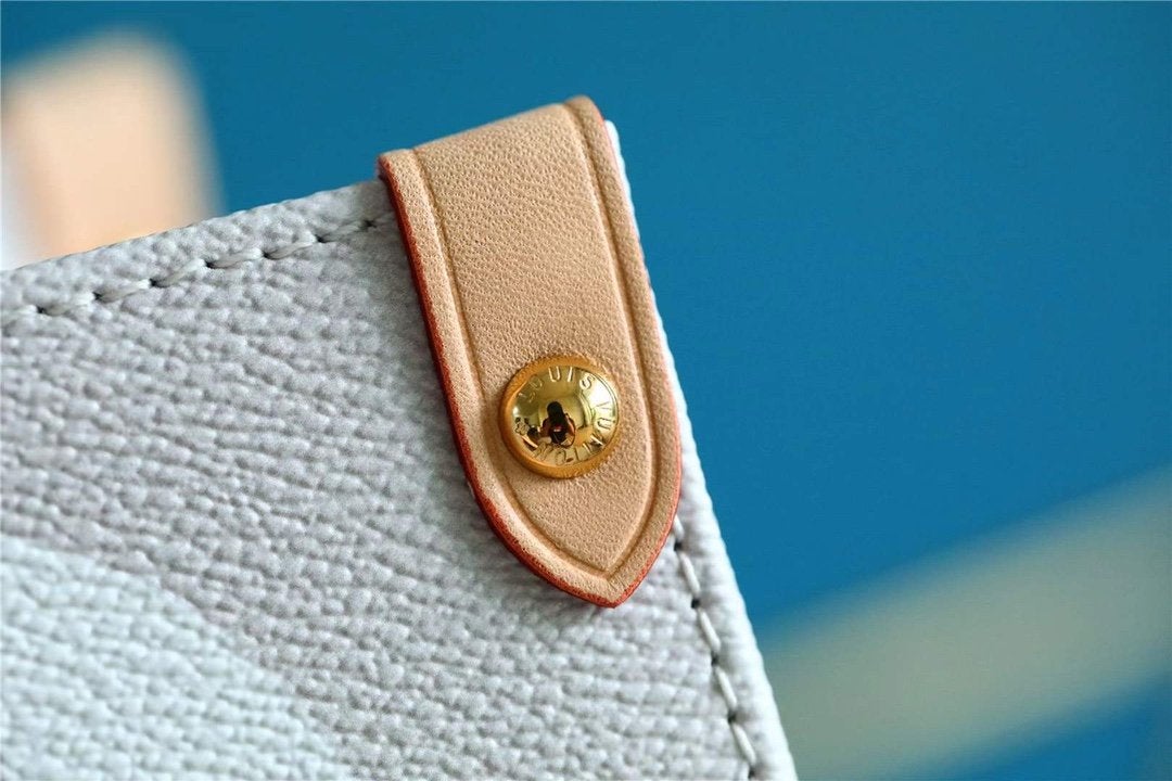 LOUIS VUITTON ONTHEGO MM BRUME GRAY MONOGRAM GIANT COATED CANVAS