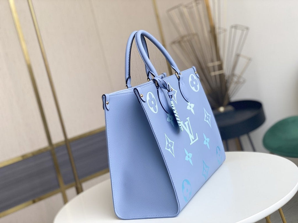 LOUIS VUITTON ONTHEGO MM 35CM SUMMER BLUE EMBOSSED GRAINED COWHIDE