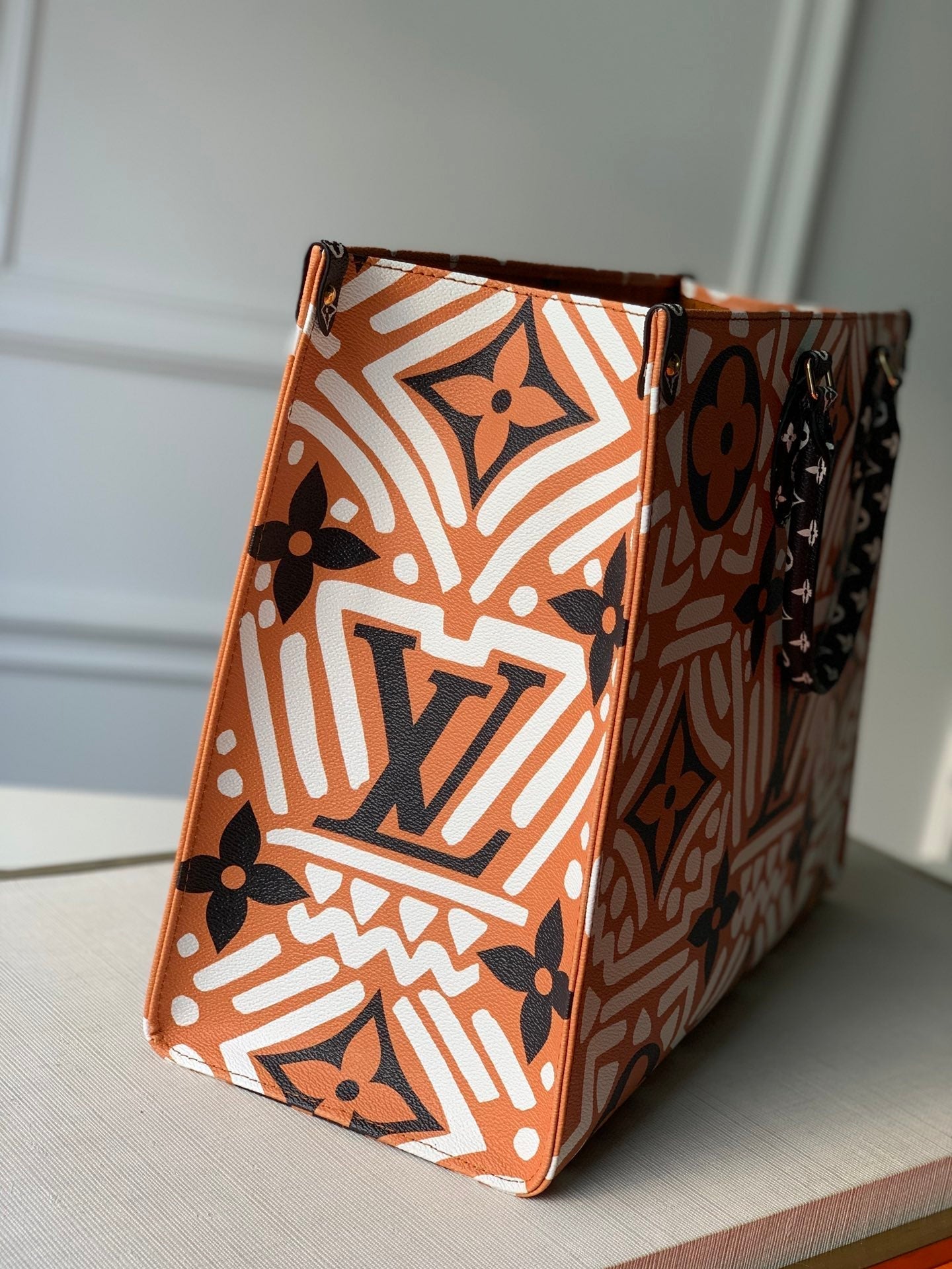 LOUIS VUITTON CRAFTY ONTHEGO GM 41 CARAMEL AND CREAM MONOGRAM GIANT CANVAS