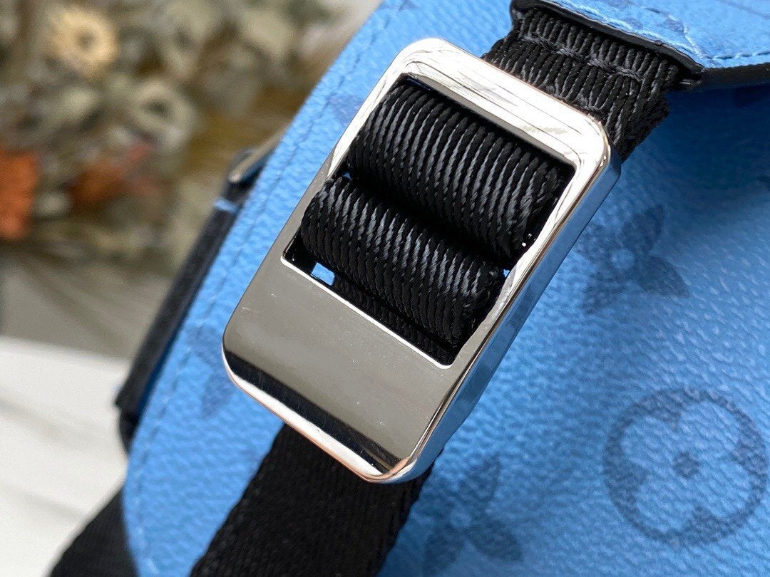 LOUIS VUITTON MESSENGERAMA 29CM TAIGARAMA DENIM BLUE
