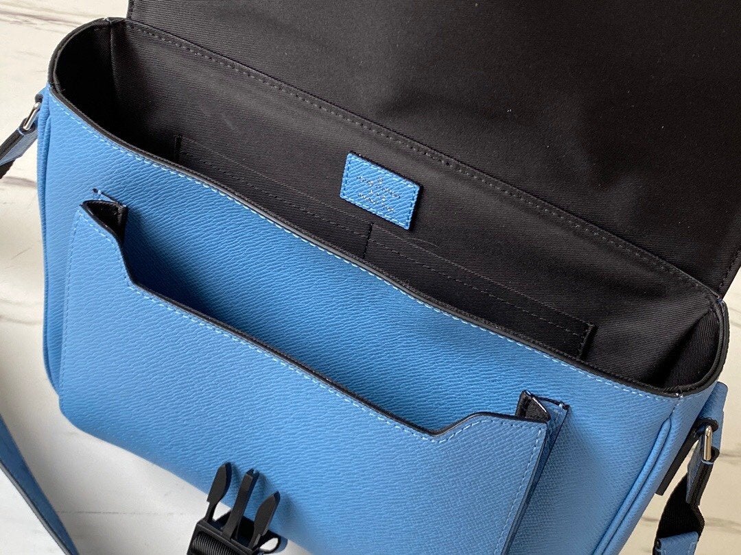 LOUIS VUITTON MESSENGERAMA 29CM TAIGARAMA DENIM BLUE