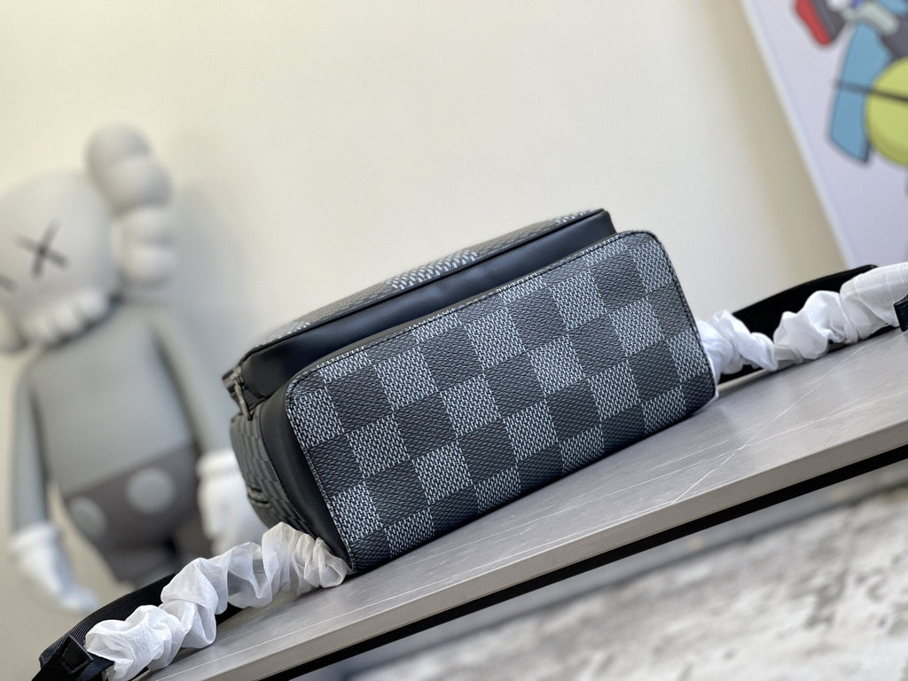 LOUIS VUITTON CAMPUS BACKPACK 30 GRAY DAMIER GRAPHITE