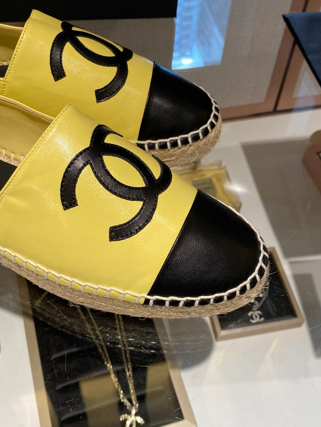 CHANEL ESPADRILLES YELLOW BLACK LAMBSKIN