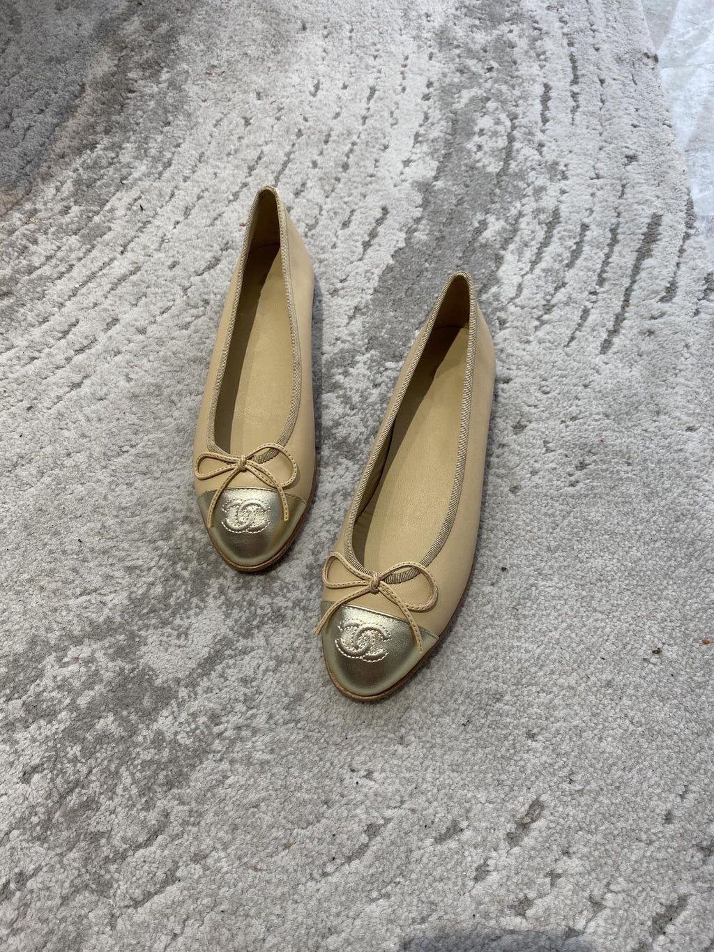 CHANEL BALLET FLATS BEIGE SILVER LAMBSKIN CANVAS