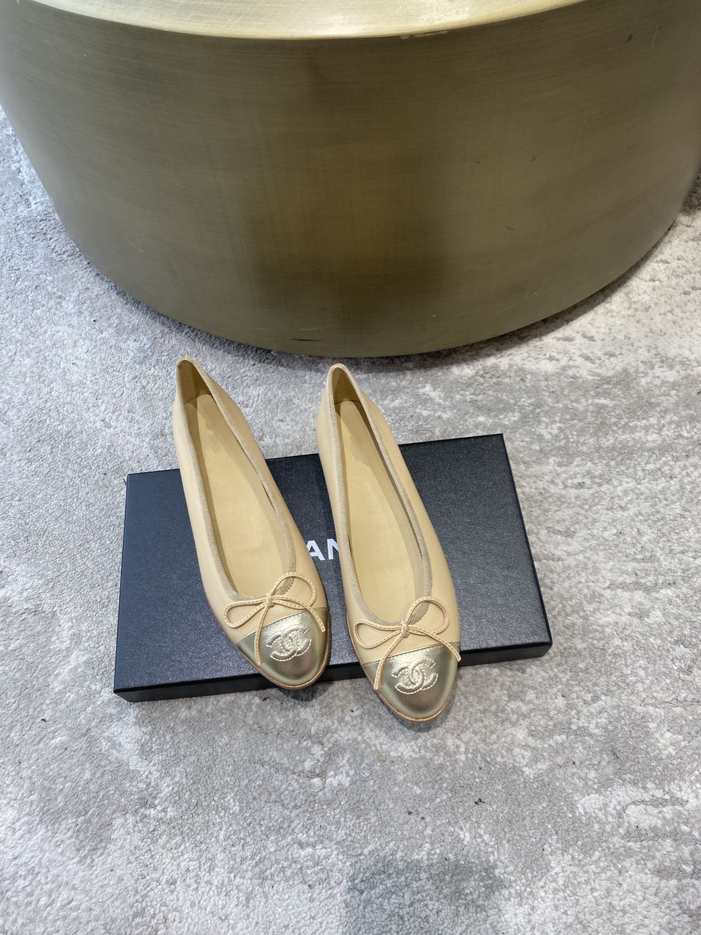 CHANEL BALLET FLATS BEIGE SILVER LAMBSKIN CANVAS