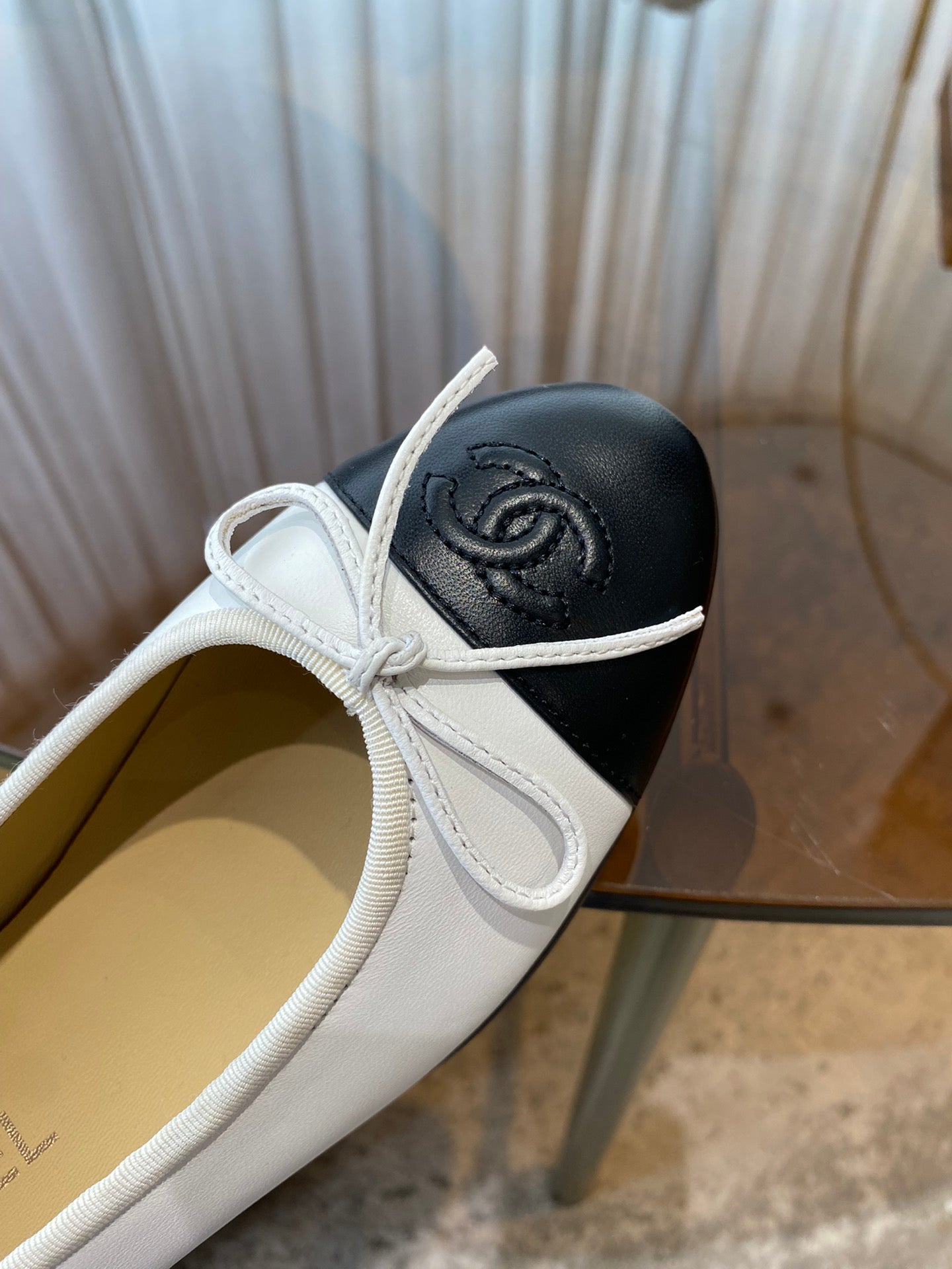 CHANEL BALLET FLATS WHITE BLACK LAMBSKIN