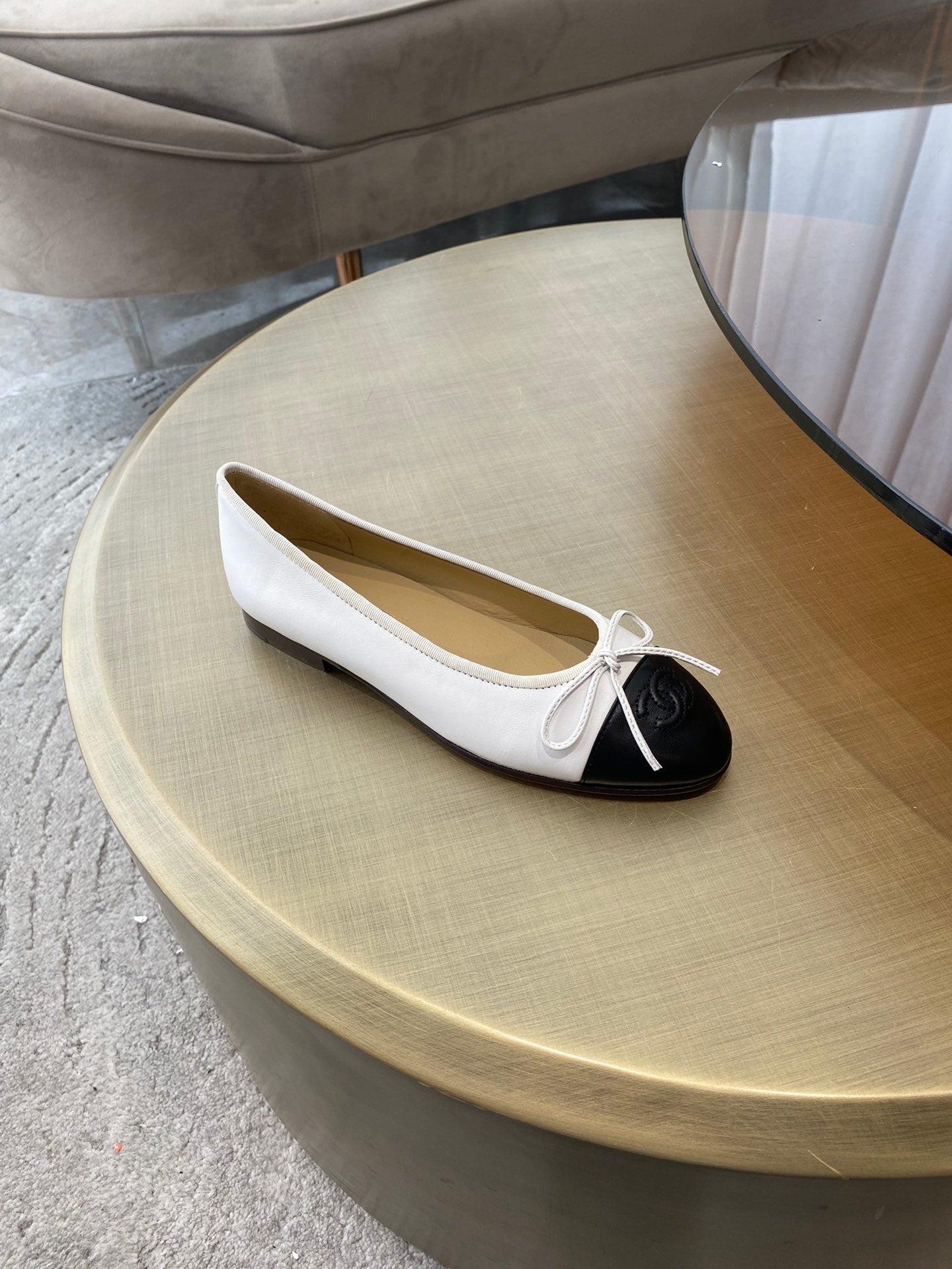 CHANEL BALLET FLATS WHITE BLACK LAMBSKIN