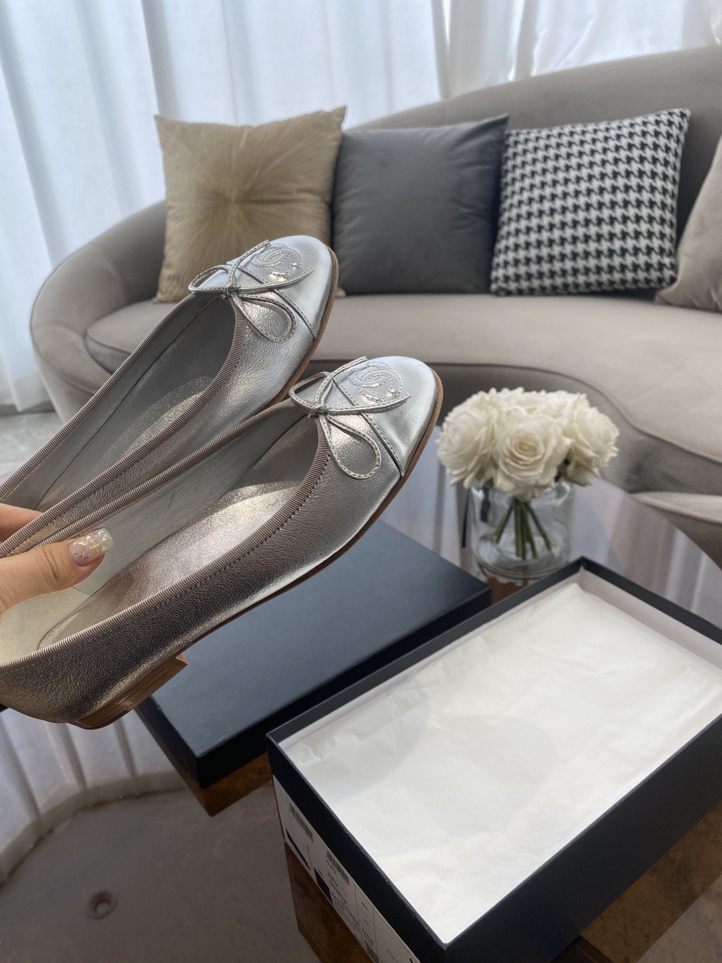 CHANEL BALLET FLATS SILVER LAMBSKIN