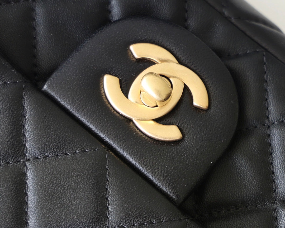 CHANEL FLAP BAG 20CM GOLD HARDWARE BLACK LAMBSKIN