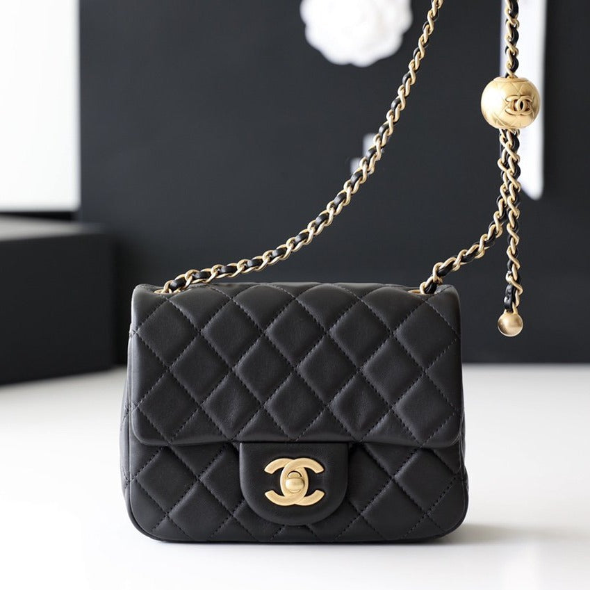 CHANEL FLAP BAG 17CM GOLD HARDWARE BLACK LAMBSKIN