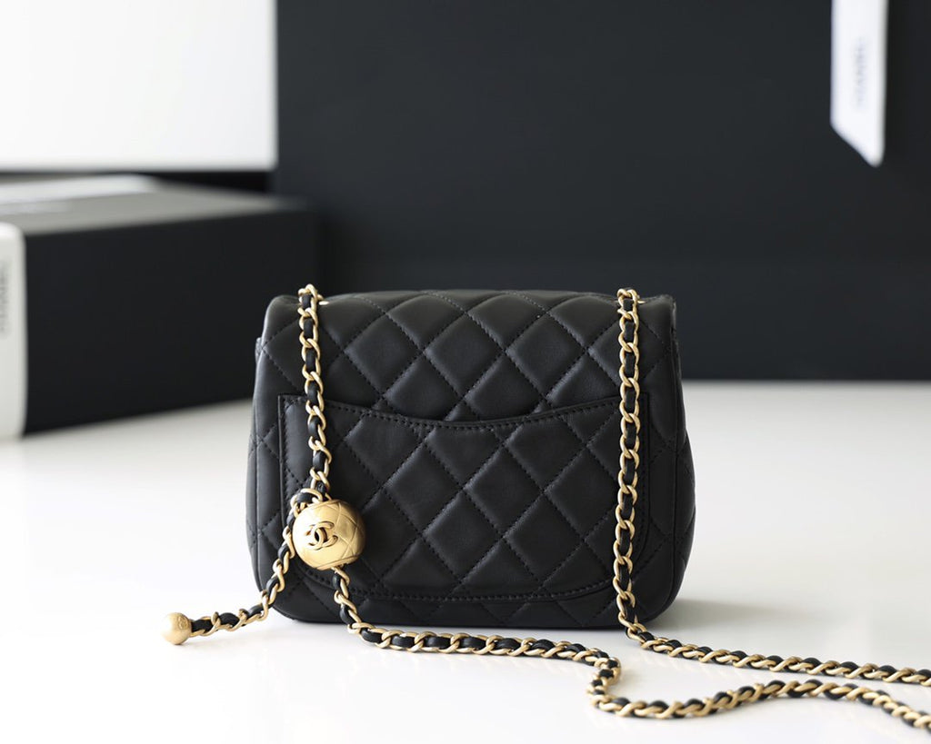 CHANEL FLAP BAG 17CM GOLD HARDWARE BLACK LAMBSKIN