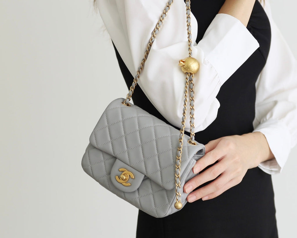CHANEL FLAP BAG 17CM GREY LAMBSKIN GOLD HARDWARE