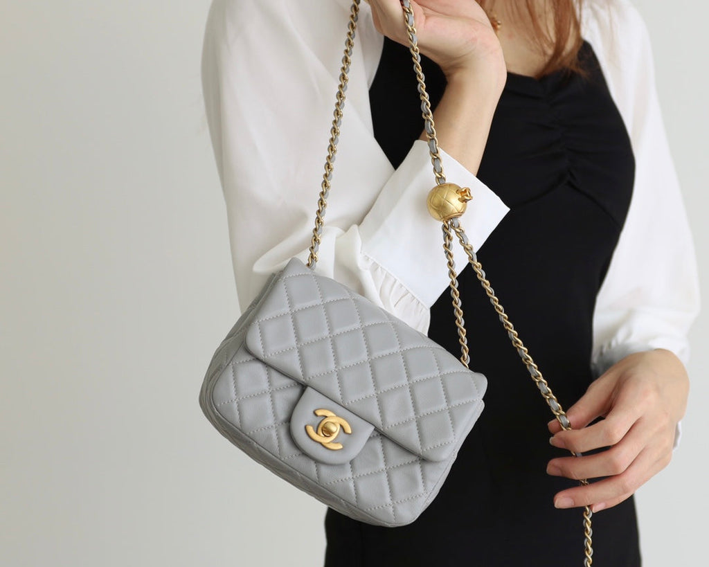 CHANEL FLAP BAG 17CM GREY LAMBSKIN GOLD HARDWARE