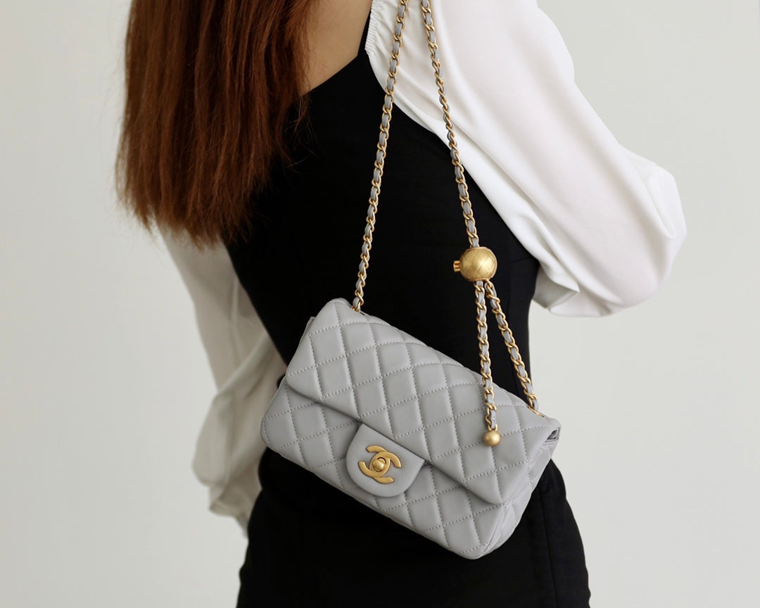 CHANEL FLAP BAG 20CM GREY LAMBSKIN GOLD HARDWARE