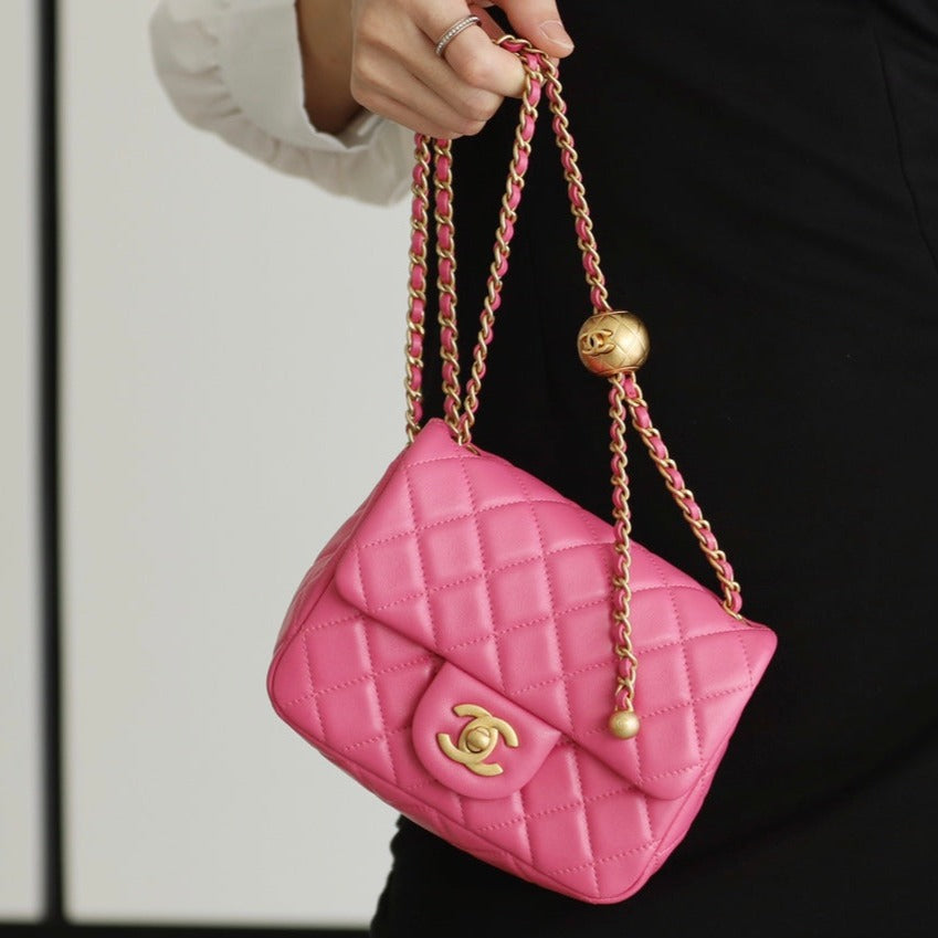 CHANEL FLAP BAG 17CM PINK LAMBSKIN GOLD HARDWARE