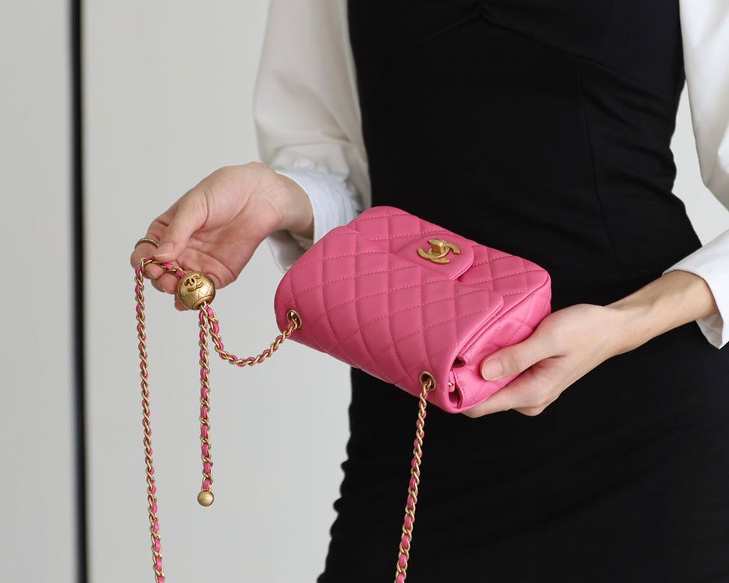 CHANEL FLAP BAG 17CM PINK LAMBSKIN GOLD HARDWARE