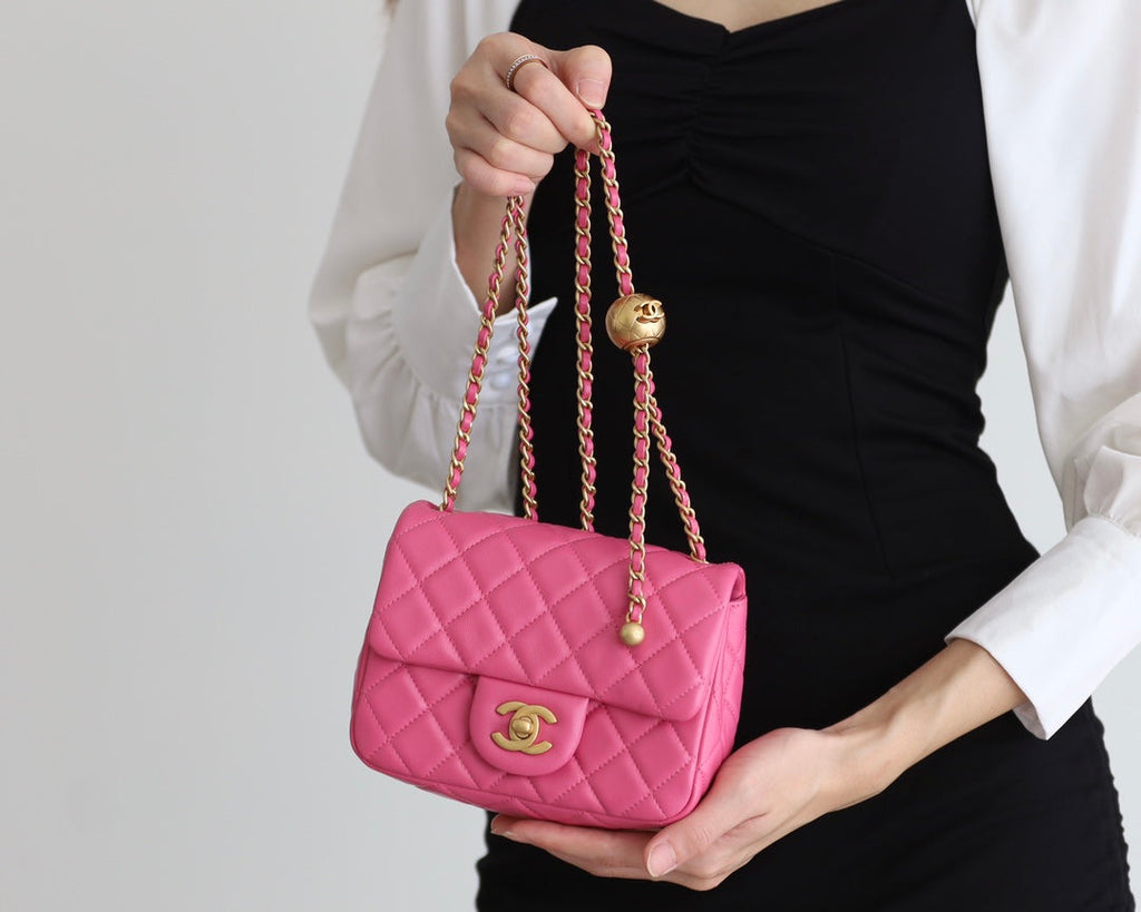 CHANEL FLAP BAG 17CM PINK LAMBSKIN GOLD HARDWARE