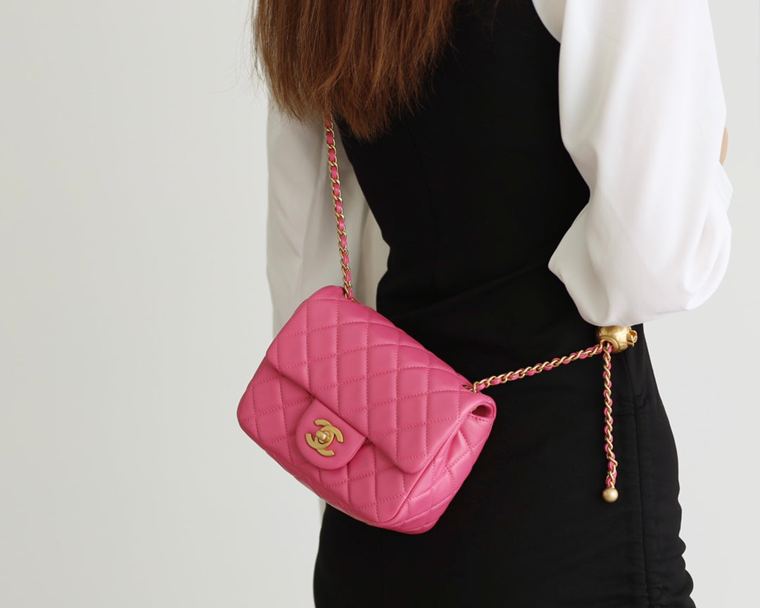CHANEL FLAP BAG 17CM PINK LAMBSKIN GOLD HARDWARE