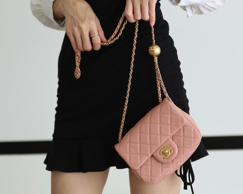 CHANEL FLAP BAG 17CM BABY PINK LAMBSKIN GOLD HARDWARE