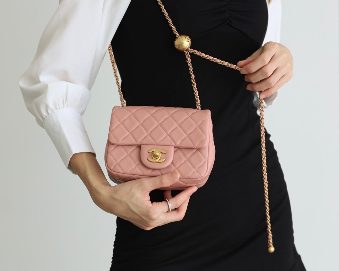 CHANEL FLAP BAG 17CM BABY PINK LAMBSKIN GOLD HARDWARE