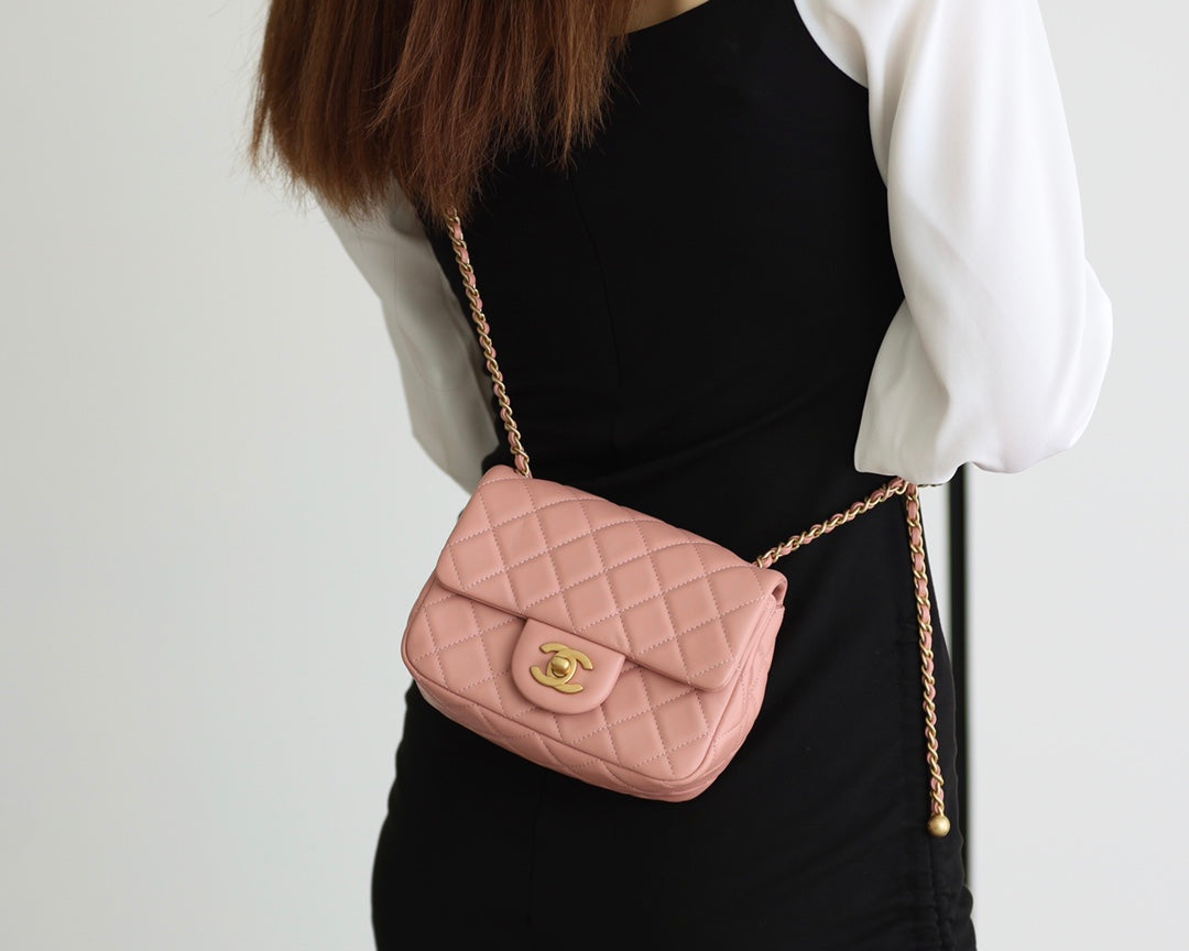 CHANEL FLAP BAG 17CM BABY PINK LAMBSKIN GOLD HARDWARE