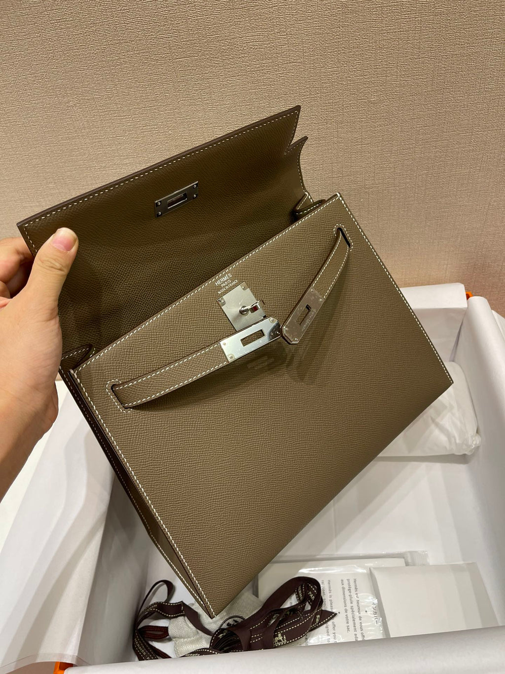 HERMES KELLY 28CM ETOUPE EPSOM LEATHER SILVER HARDWARE