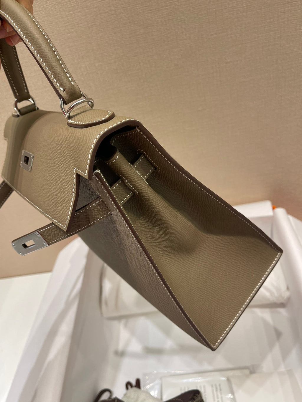 HERMES KELLY 28CM ETOUPE EPSOM LEATHER SILVER HARDWARE