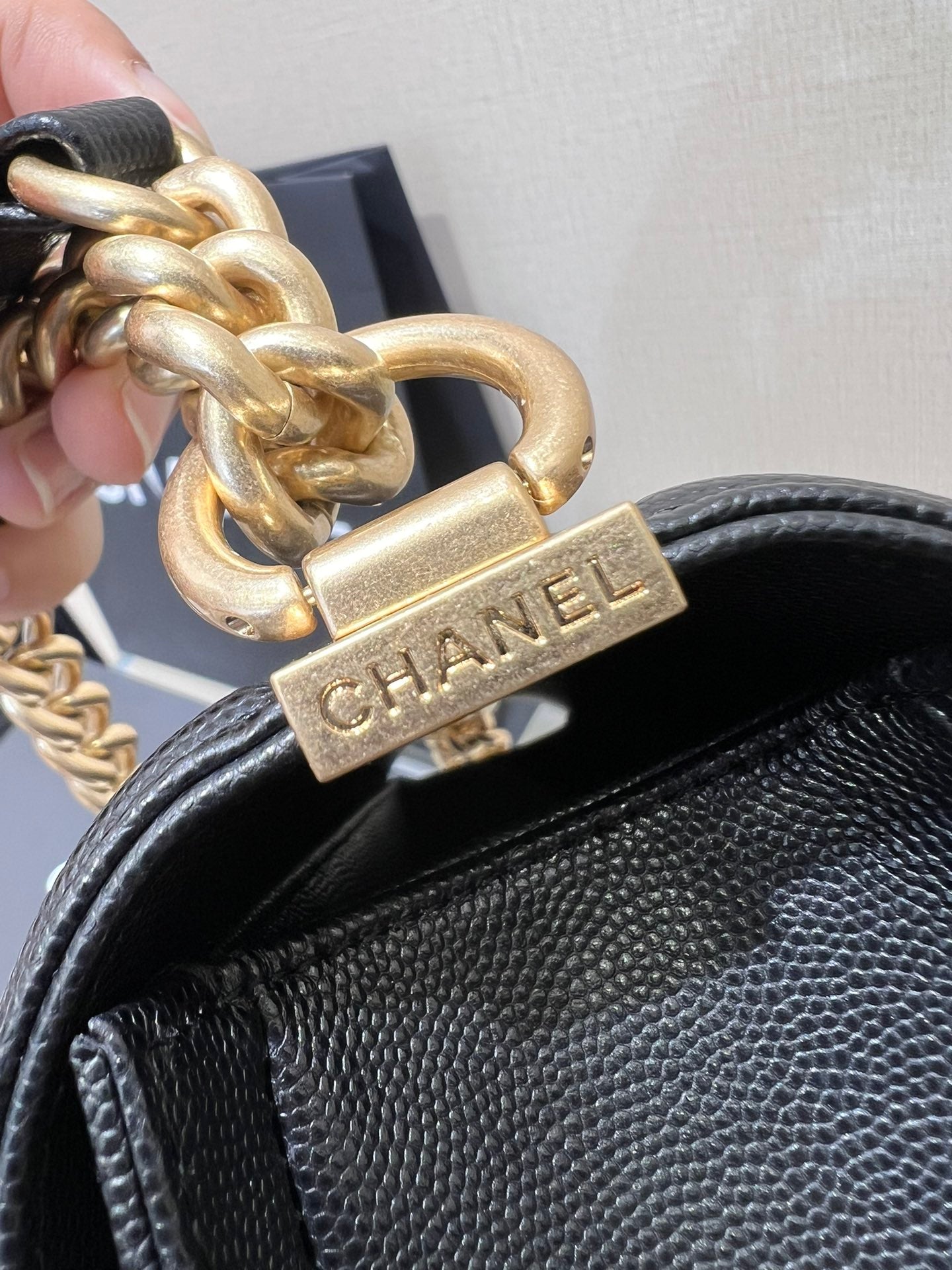 CHANEL BOY BAG MEDIUM 25 BLACK CAVIAR GOLD HARDWARE