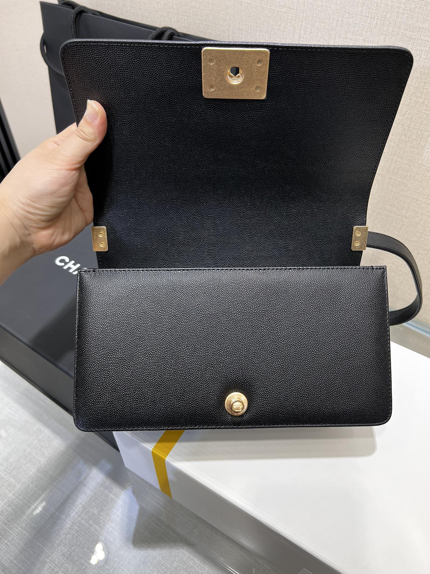 CHANEL BOY BAG MEDIUM 25 BLACK CAVIAR GOLD HARDWARE