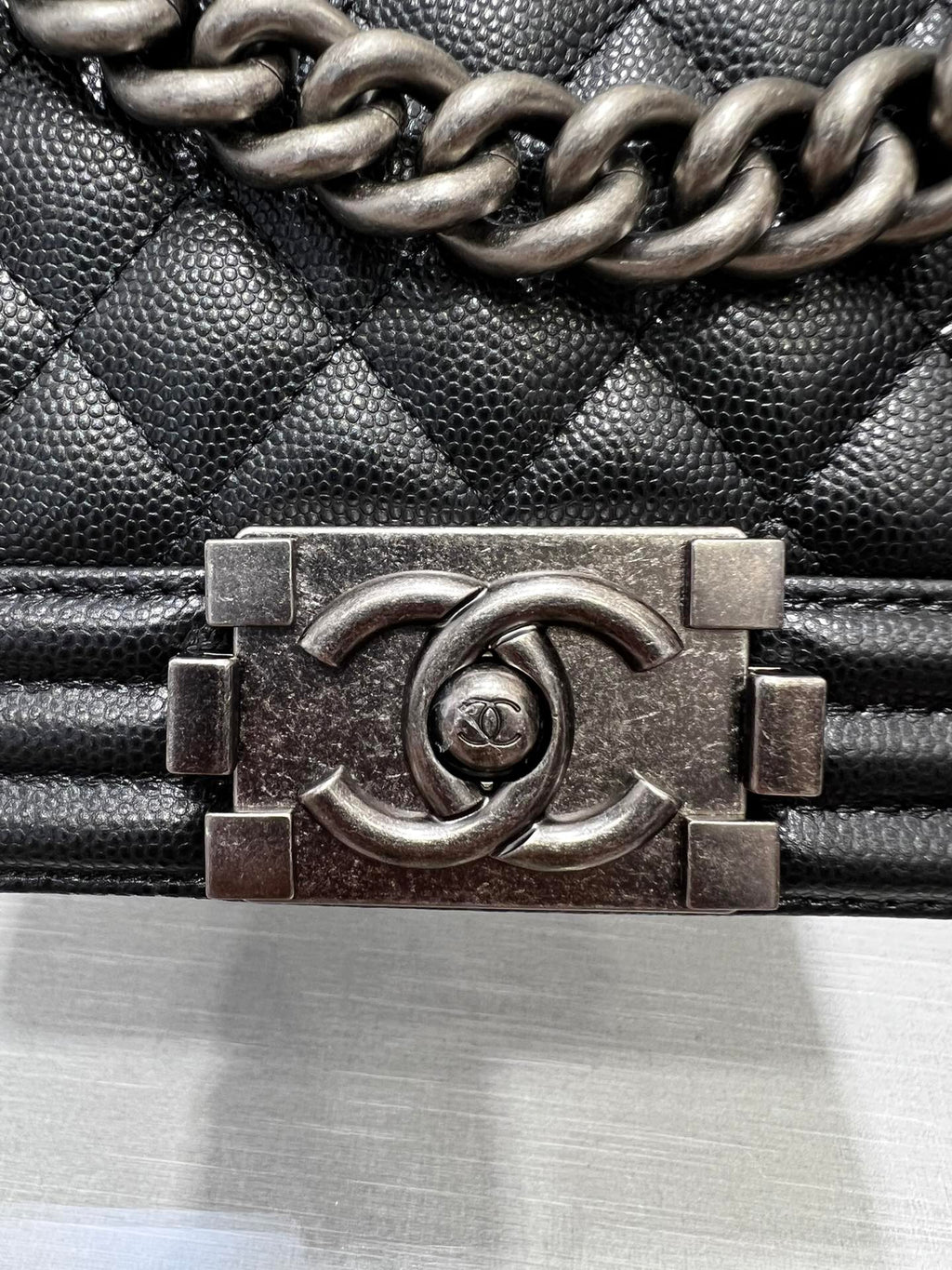 CHANEL BOY BAG MEDIUM 25 BLACK CAVIAR RUTHENIUM HARDWARE