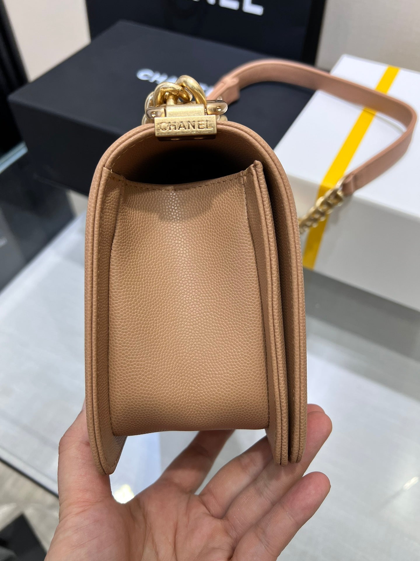 CHANEL BOY BAG MEDIUM 25 BROWN CAVIAR GOLD HARDWARE