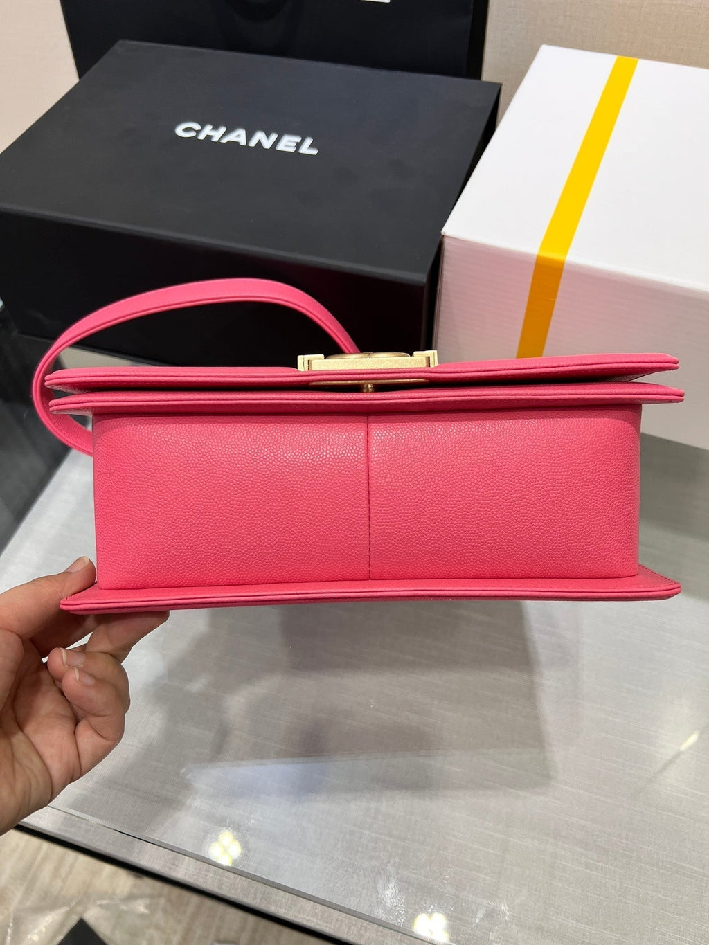 CHANEL BOY BAG MEDIUM 25 RED CAVIAR GOLD HARDWARE