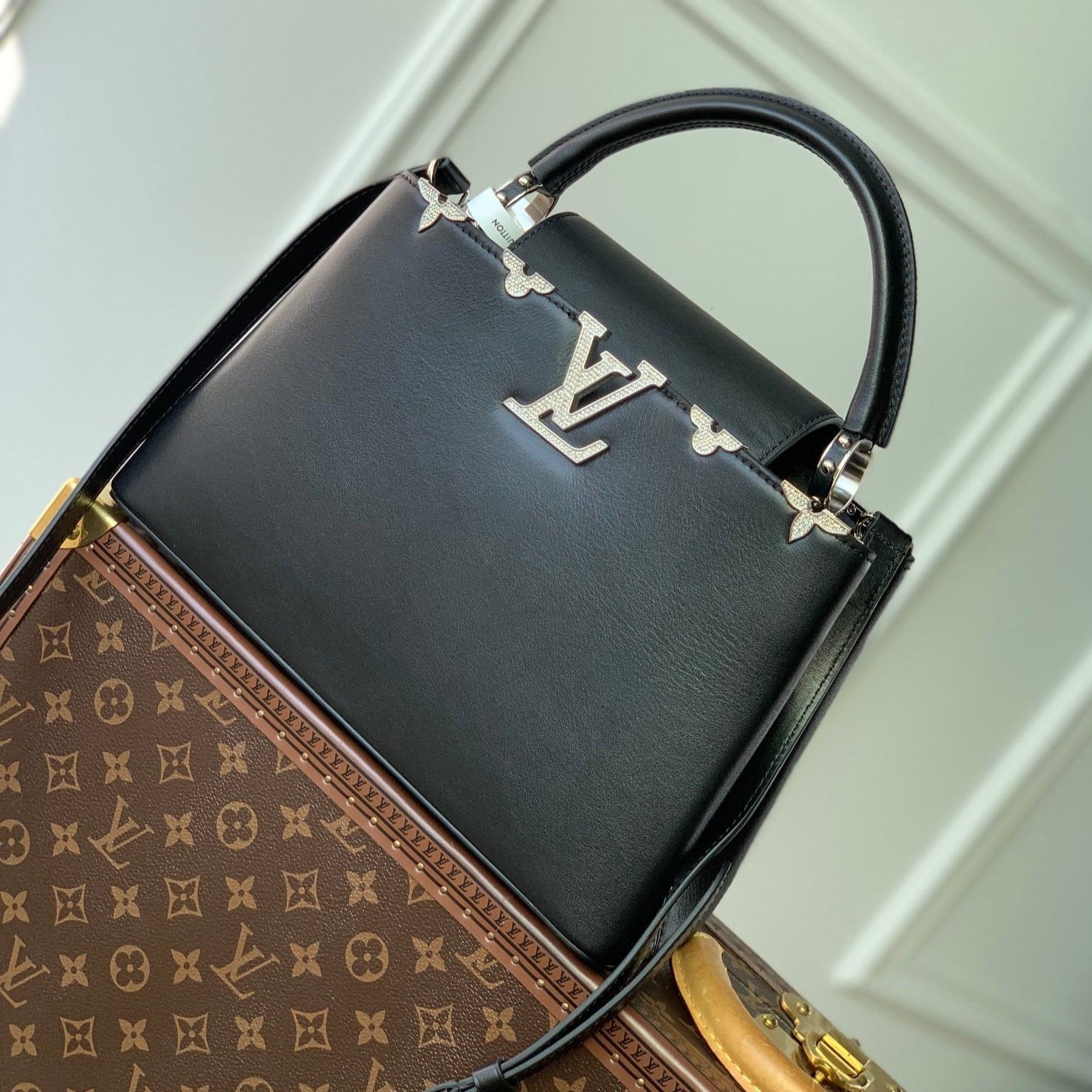 LOUIS VUITTON CAPUCINES MM 31 BLACK TAURILLON SILVER HARDWARE