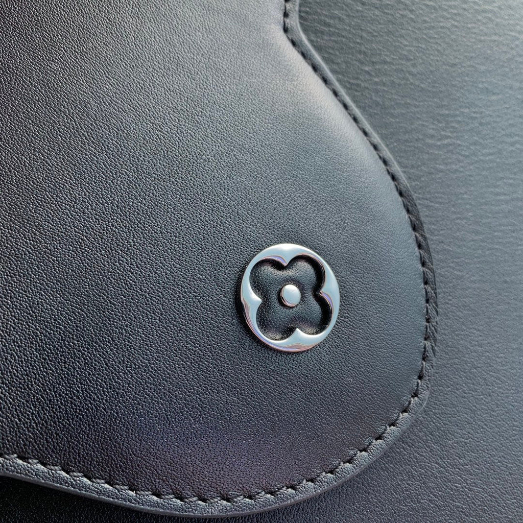 LOUIS VUITTON CAPUCINES MM 31 BLACK TAURILLON SILVER HARDWARE