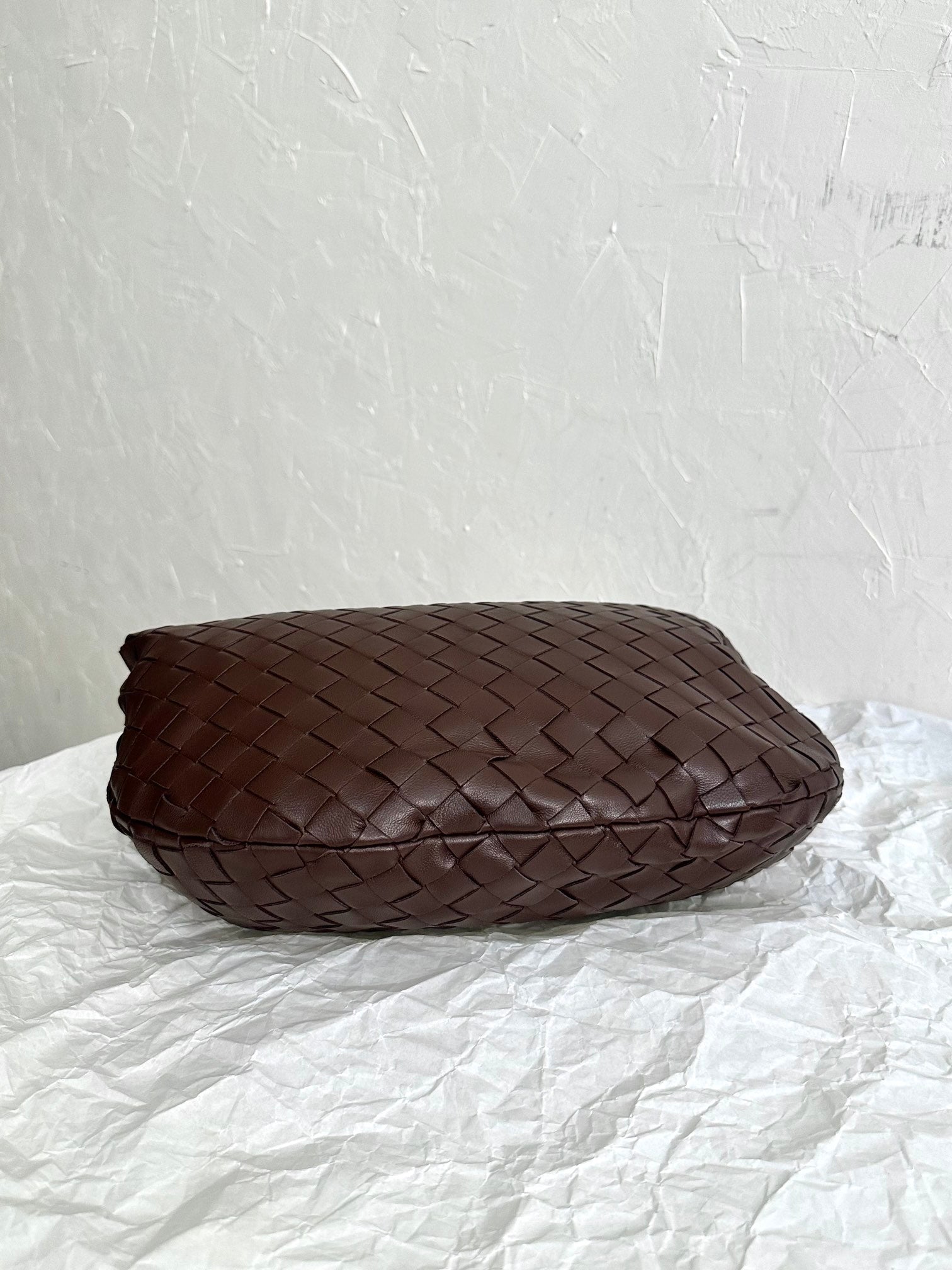 BOTTEGA VENETA TEEN JODIE 36CM CHOCOLATE SUEDE LEATHER