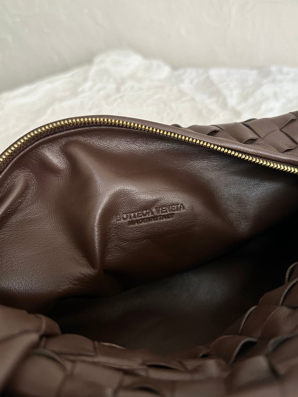 BOTTEGA VENETA TEEN JODIE 36CM CHOCOLATE SUEDE LEATHER