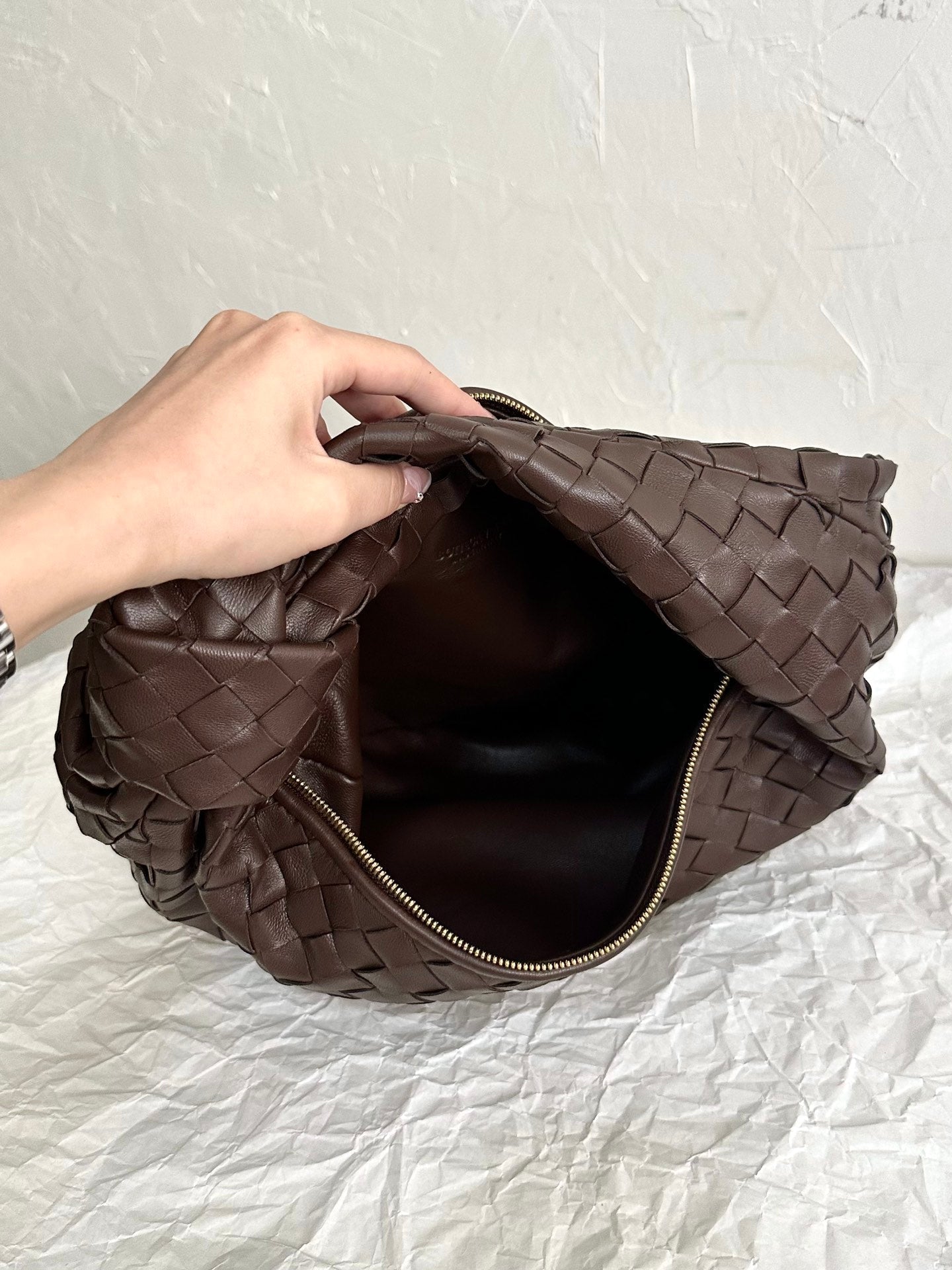 BOTTEGA VENETA TEEN JODIE 36CM CHOCOLATE SUEDE LEATHER