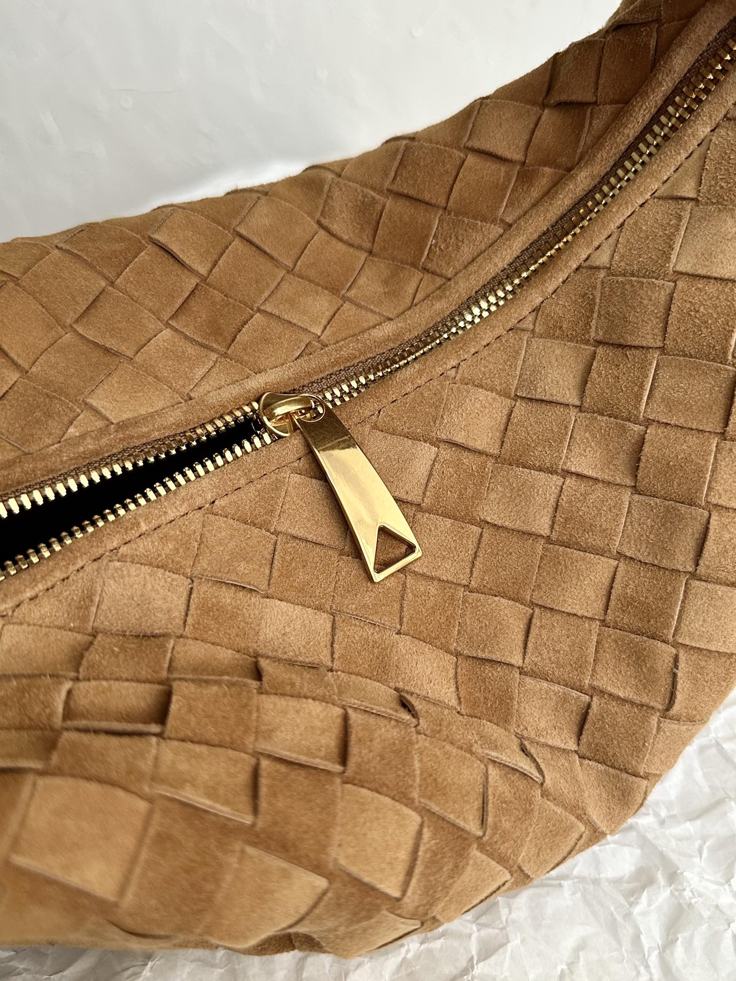 BOTTEGA VENETA TEEN JODIE 36CM BROWN SUEDE LEATHER