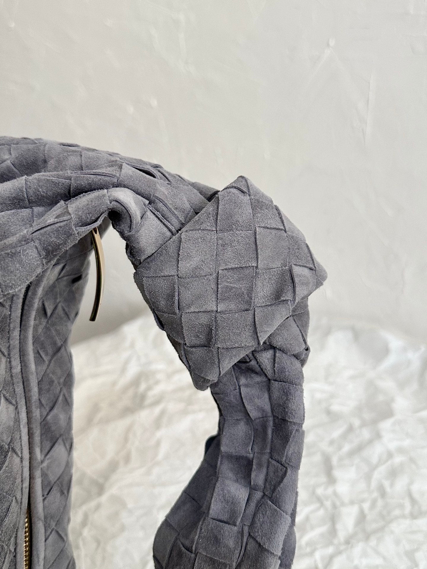 BOTTEGA VENETA TEEN JODIE 36CM GREY SUEDE LEATHER