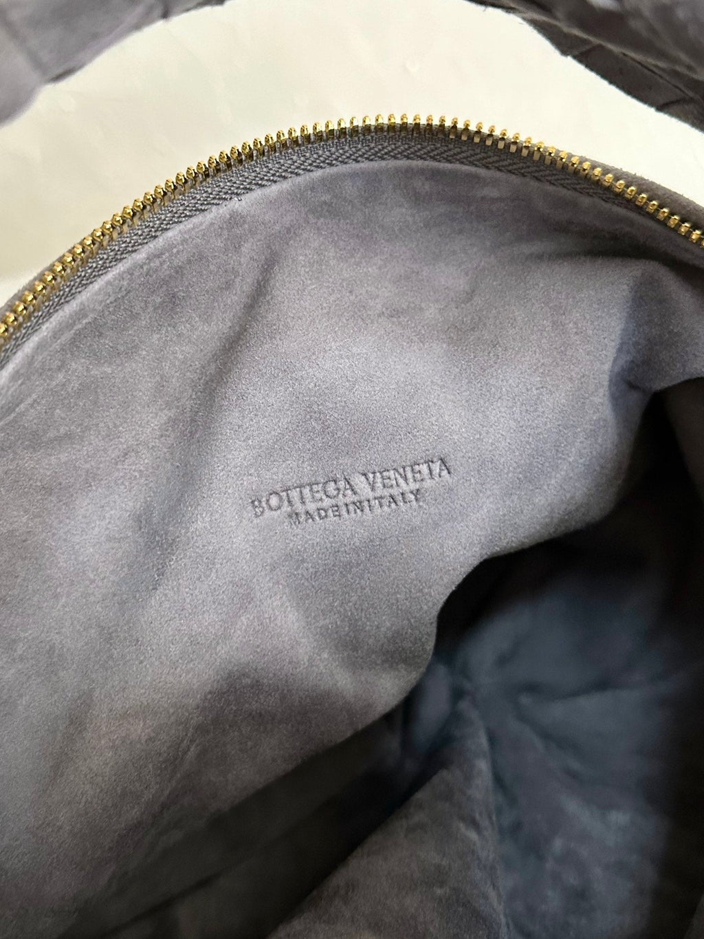 BOTTEGA VENETA TEEN JODIE 36CM GREY SUEDE LEATHER