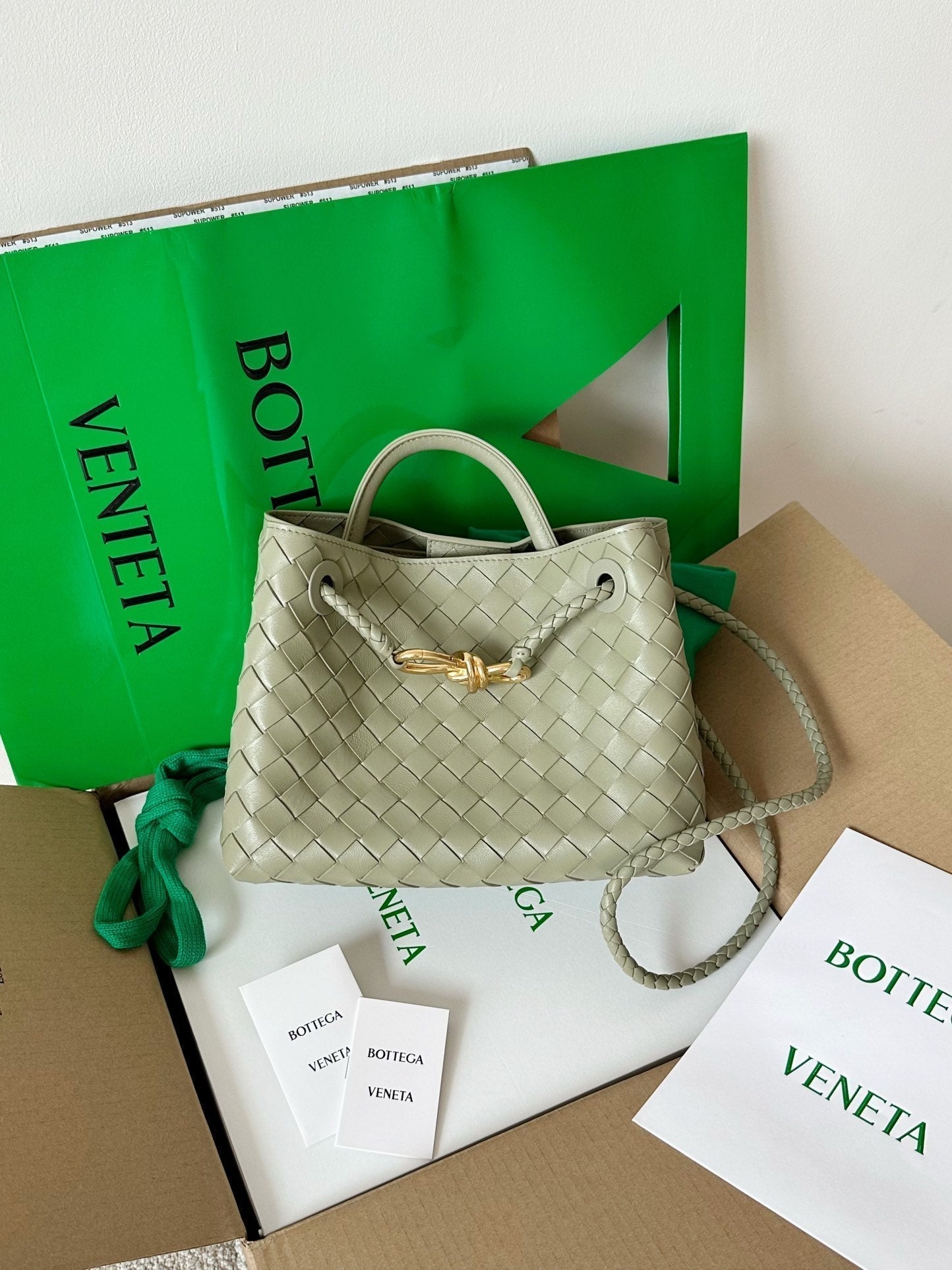 BOTTEGA VENETA SMALL ANDIAMO 25CM LIGHT GREEN LAMBSKIN