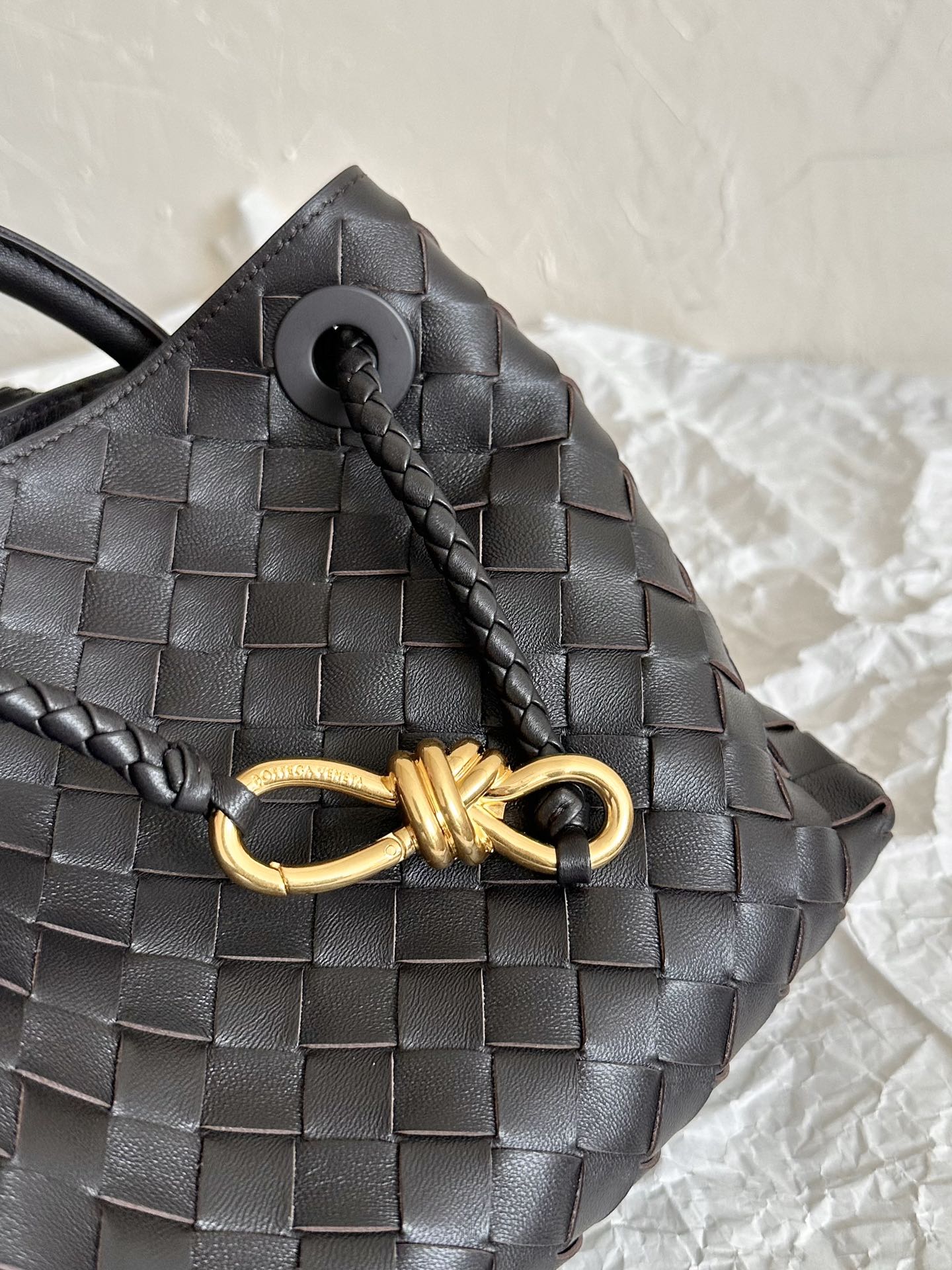BOTTEGA VENETA SMALL ANDIAMO 25CM BLACK LAMBSKIN