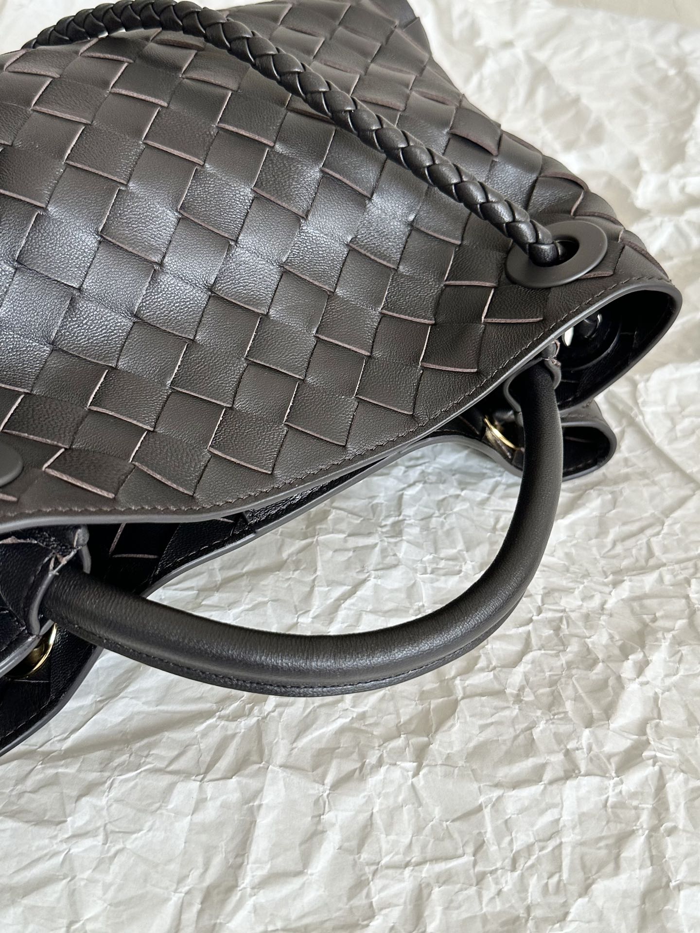 BOTTEGA VENETA SMALL ANDIAMO 25CM BLACK LAMBSKIN