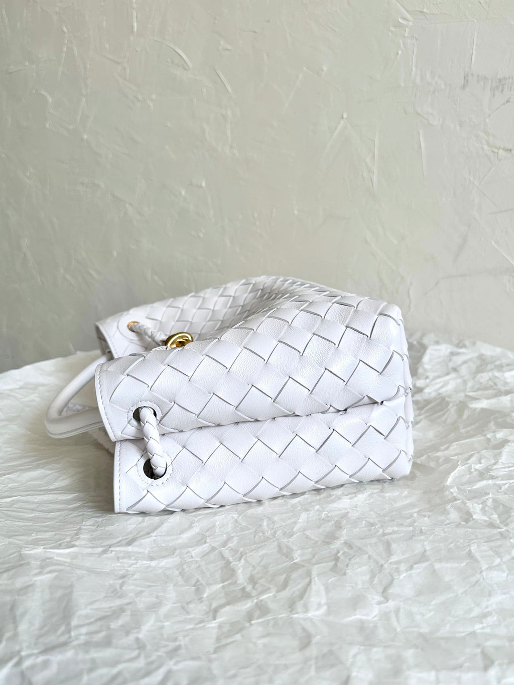 BOTTEGA VENETA SMALL ANDIAMO 25CM WHITE LAMBSKIN