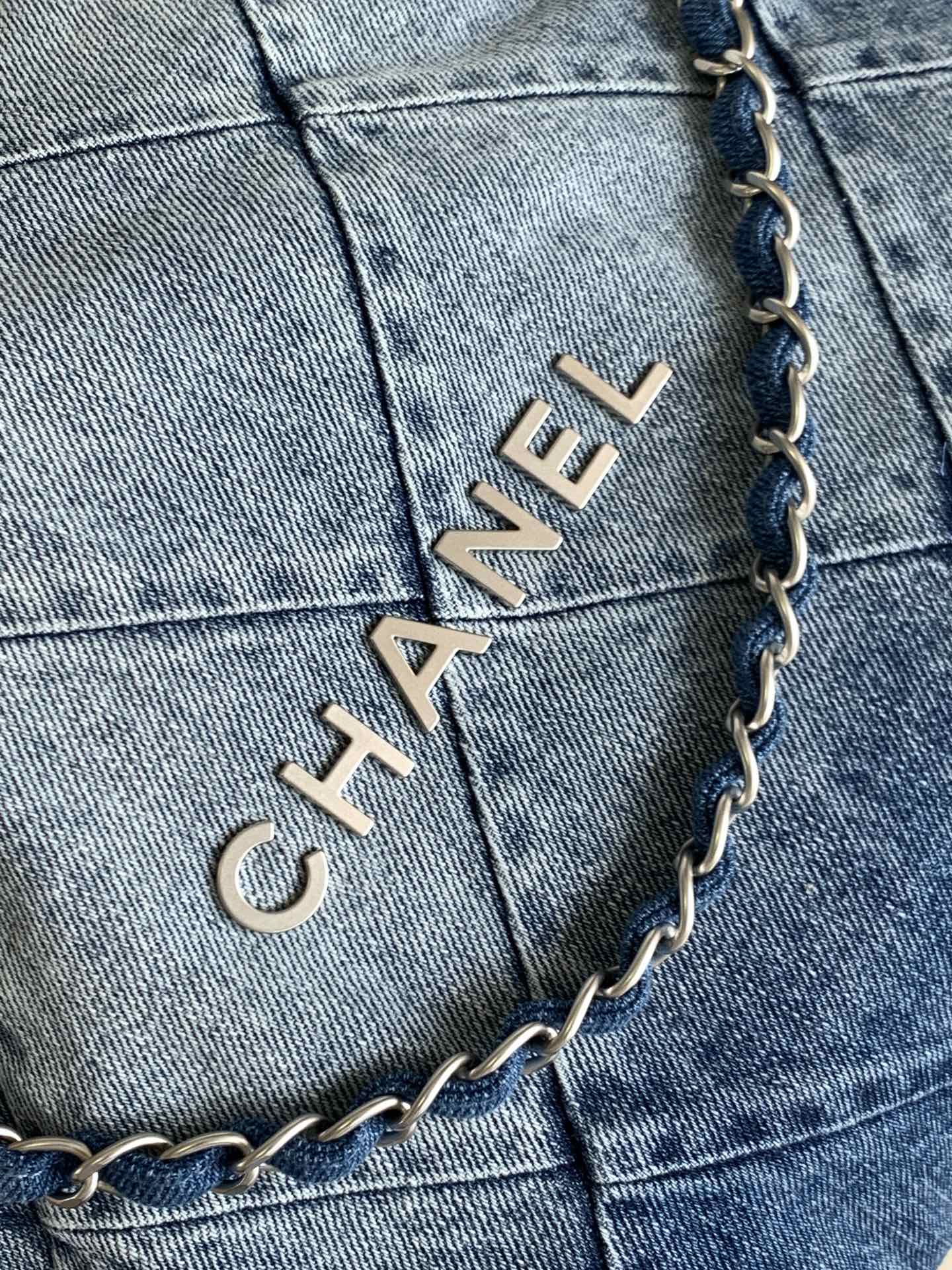 CHANEL HOBO 39CM JEAN SILVER HARDWARE