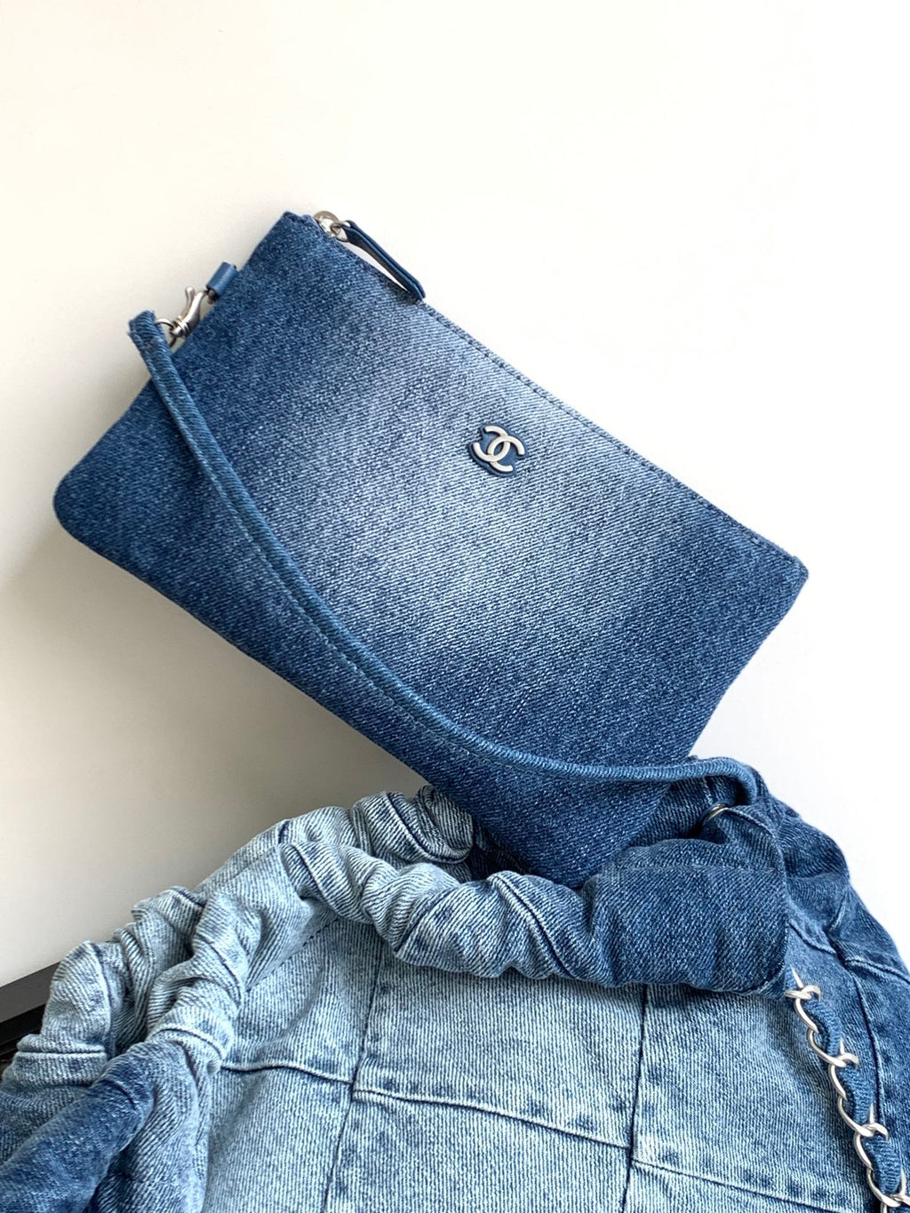 CHANEL HOBO 39CM JEAN SILVER HARDWARE