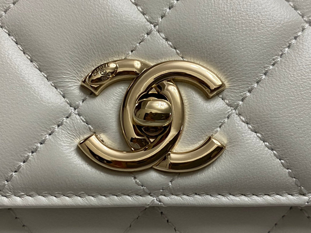 CHANEL TRENDY 20CM WHITE LAMBSKIN GOLD HARDWARE