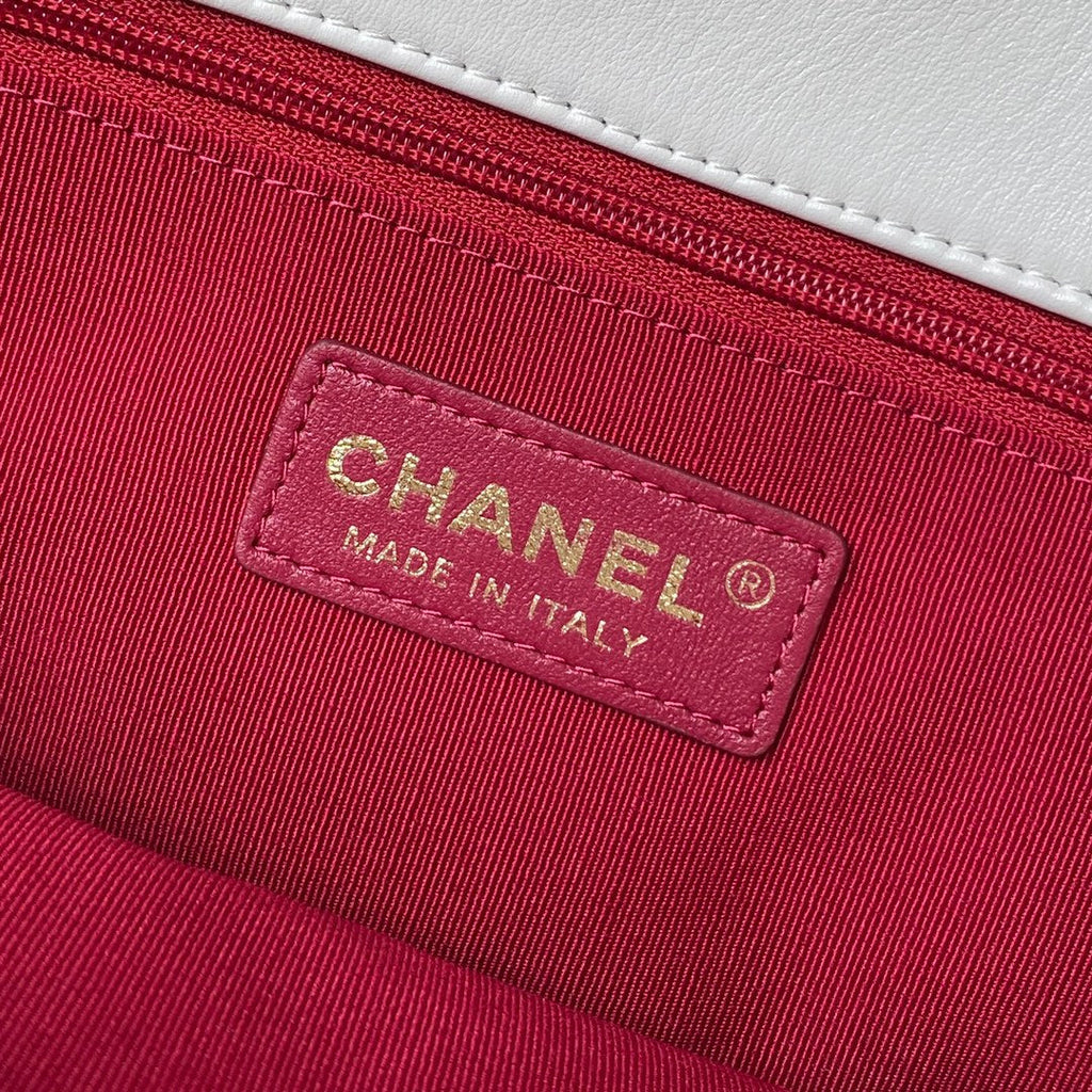 CHANEL 19 TOTE 33CM WHITE LAMBSKIN GOLD HARDWARE