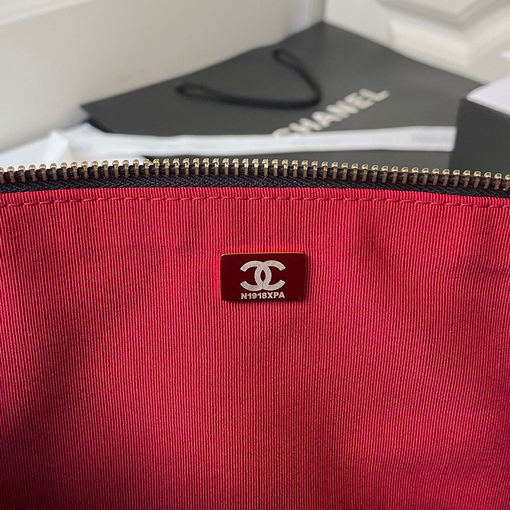 CHANEL HOBO 28CM BLACK LAMBSKIN GOLD HARDWARE